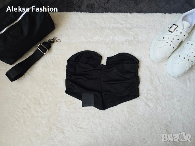 Bershka дамски къс топ, снимка 2 - Корсети, бюстиета, топове - 43330413