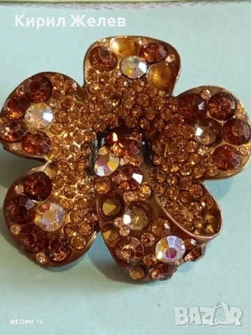 Винтидж брошка с флорален мотив обсипана с кафяви и цветни кристали Hollycraft 52173, снимка 8 - Колиета, медальони, синджири - 52570529