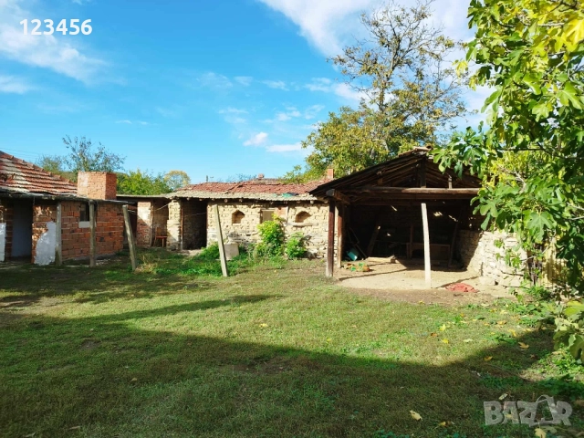 Къща с двор в село Колена, снимка 5 - Къщи - 52646388