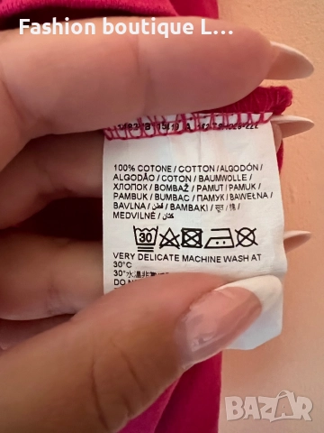 Цикламена блуза 100% памук с изрязано рамо S размер и надпис Girl Club New York 🩷🩷🩷, снимка 5 - Блузи с дълъг ръкав и пуловери - 52166402