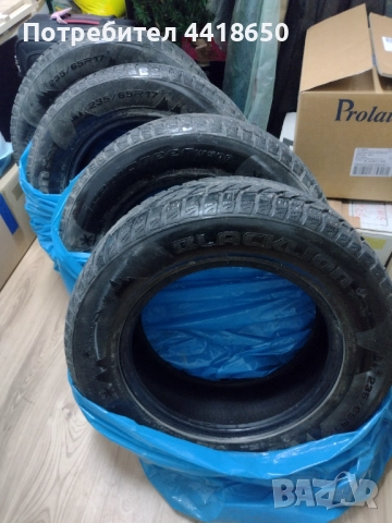 Зимни гуми 235/65R17 , снимка 4 - Гуми и джанти - 52164446