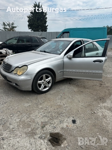 На Части! Мерцедес/Mercedes C220 w203 2003г, снимка 3 - Автомобили и джипове - 52597752