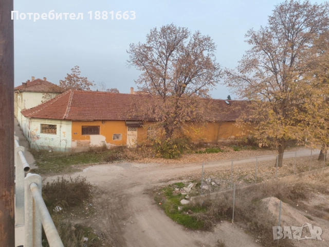 Продава се Промишлен имот с площ 5800 кв.м. ТИР достъп,  общо 11 бр. сгради с обща застроена площ 20