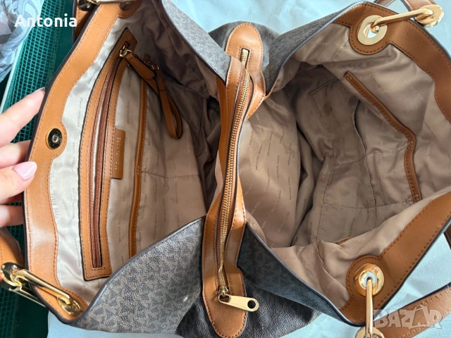 Michael Kors чанта , снимка 5 - Чанти - 47151328