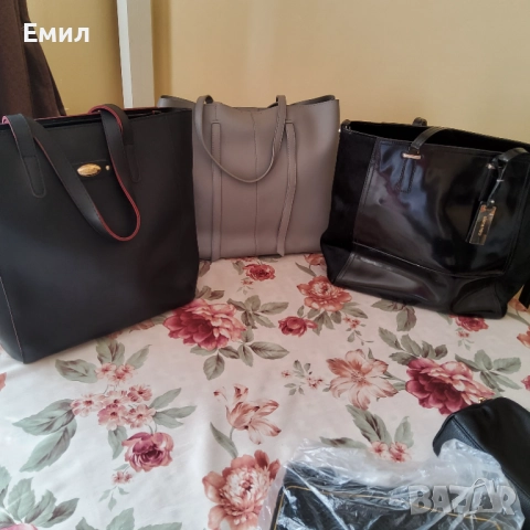 Продавам дамски чанти и портмонета