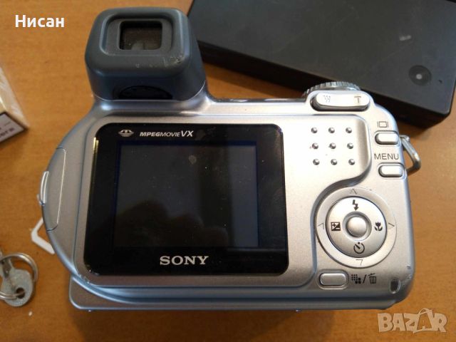 Sony Cyber-shot DSC-H2 6.0MP Digital Camera - Silver, снимка 2 - Камери - 45250560