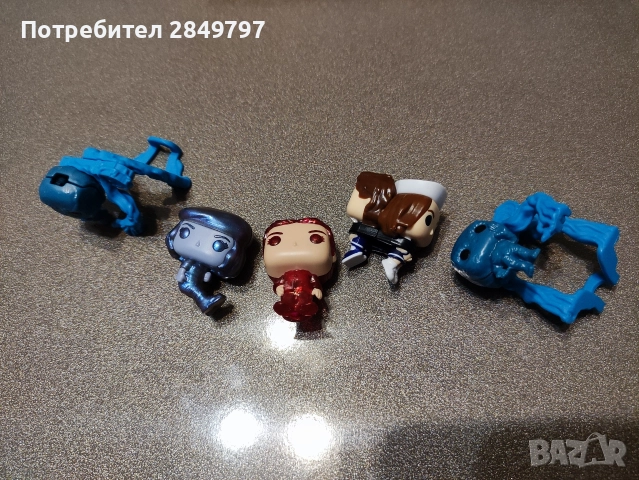 Продавам играчки от шоколадови яйца