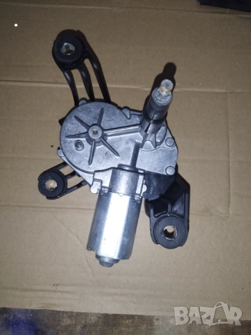 МОТОРЧЕ ЗА ЗАДНА ЧИСТАЧКА OPEL ASTRA H 13105981