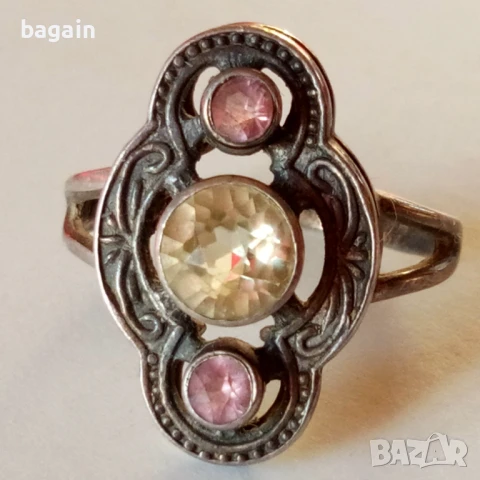 Сребърен пръстен със скъпоценни камъни., снимка 1
