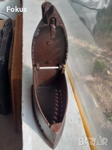 Стара ютия на жар, снимка 5 - Антикварни и старинни предмети - 53377967