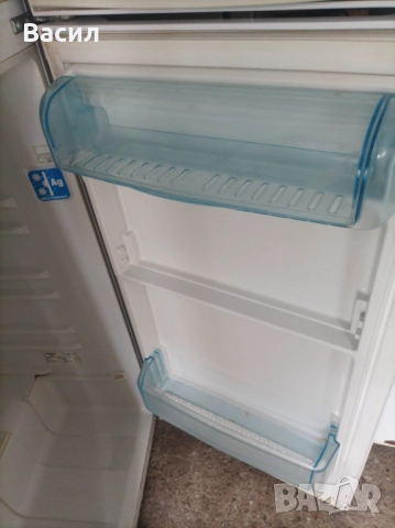 Хладилник с камера Беко, снимка 4 - Хладилници - 52718699