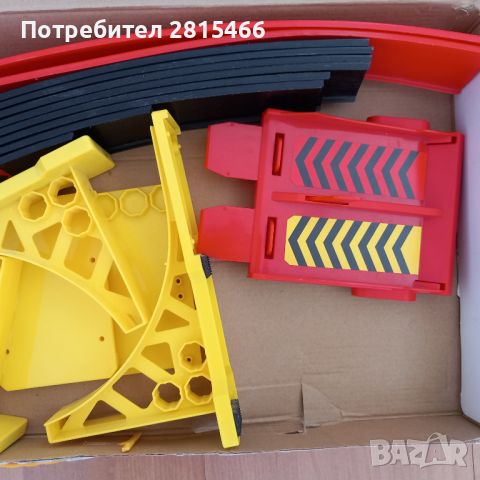 HOT WHEELS и BURAGO- 2 бр. Писти оригинал, снимка 9 - Коли, камиони, мотори, писти - 46330474