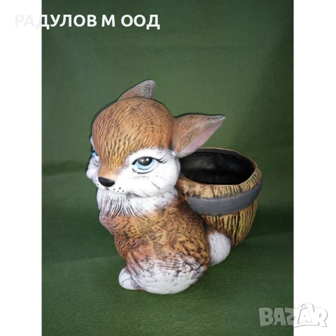 Градинска фигура с кашпа Зайче