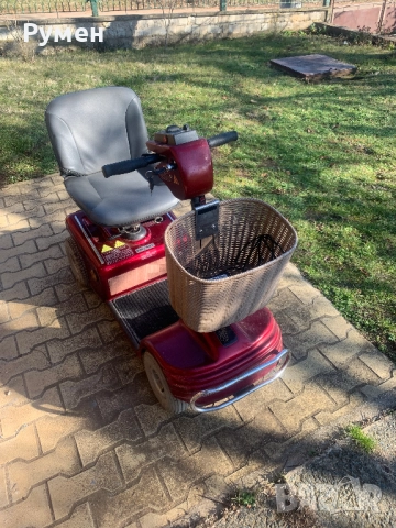 Скутер за трудноподвижни хора или инвалиди 