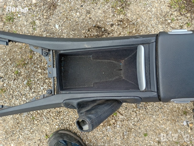 Подлакътник Volvo S60 V70 XC70, снимка 4 - Части - 53407174