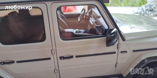 Mercedes Benz 1/18, снимка 7 - Колекции - 51391690