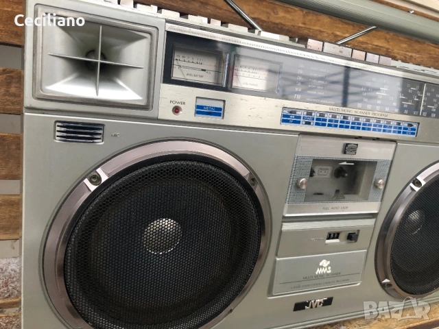 Радиокасетофон JVC RC M70, снимка 3 - Радиокасетофони, транзистори - 53333193