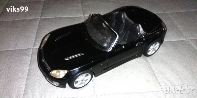 Opel GT - MAISTO Мащаб 1:24 , снимка 2 - Колекции - 50822212