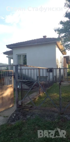 Двуетажна къща