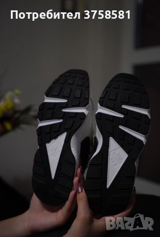 Nike Air Huarache *Чисто Нови*, снимка 4 - Маратонки - 46676106