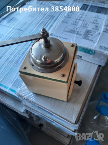 Ретро мелница за кафе, снимка 4 - Антикварни и старинни предмети - 53733724