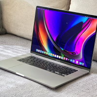 16' Отличен Macbook Pro 16 2019/i7-9750H/16GB DDR4/512GB SSD/5300M, снимка 1 - Лаптопи за работа - 44972281