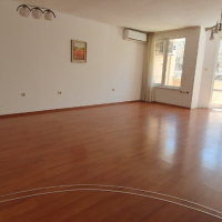 Собственик продава четиристаен апартамент в гр. Пловдив, снимка 1 - Aпартаменти - 42384256