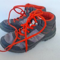 Туристически обувки Quechua, 35 номер , снимка 1 - Детски маратонки - 45267261