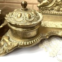 Красива барокова месингова мастилница от Англия с поставка за писма, снимка 6 - Антикварни и старинни предмети - 45674299