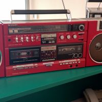 Продавам радиокасетофон boombox Sharp gf 700 Japan red , снимка 6 - Радиокасетофони, транзистори - 45822196