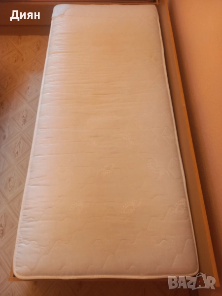Единично легло с матрак , снимка 1
