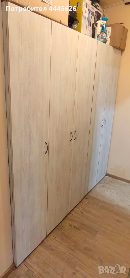 Продавам двукрилен гардероб – отлично състояние, снимка 1
