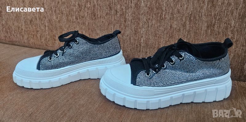 Дамски модерни кецове , снимка 1