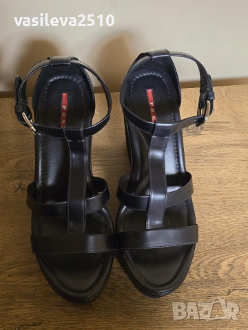 Prada оригинални дамски сандали на платформа , снимка 8 - Сандали - 53892041