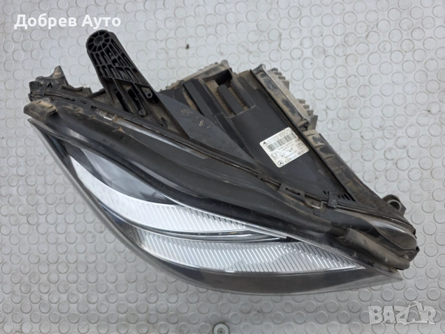 Десен LED фар за Mercedes CLS W218  , снимка 3 - Части - 53574585