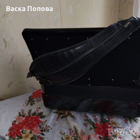 Акордеон Велтмайстер С4..Акустичен. 120 баса., снимка 4 - Акордеони - 53922365