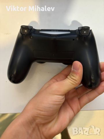 Продавам PS4 Controller DualShock 4 v2 Черен, снимка 3 - Аксесоари - 46264576