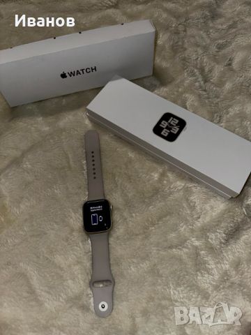 Смарт часовник Apple Watch SE2 v2, 44 мм, Starlight Aluminium Case, Starlight Sport Band - S/M, снимка 1 - Apple iPhone - 45864070