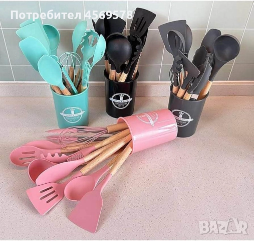 Комплект кухненски прибори 11 бр. в кръгла поставка.