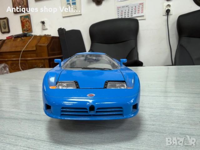 Колекционерски модел Burago 1/18 №7996 , снимка 4 - Антикварни и старинни предмети - 53923030