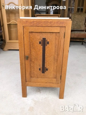 Винтидж шкафче с мрамор