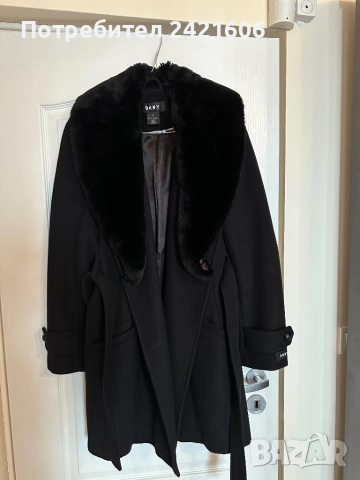 S размер DKNY палто 