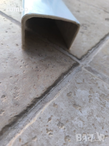 Продавам праг за овална душ кабина или параван, снимка 4 - Душ кабини и вани - 51832427