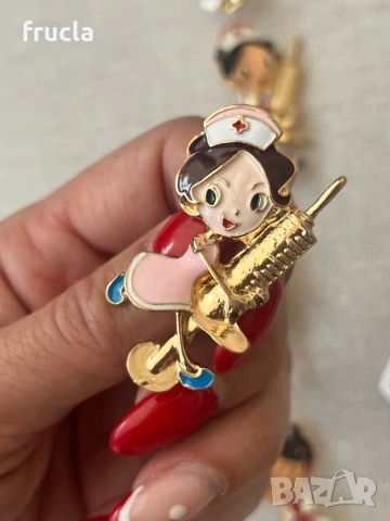 Брошки Медицински Сестри, снимка 10 - Други - 53305240