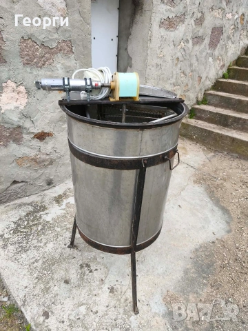 Електрическа центрофуга за мед-3/6 рамки дадан блат, снимка 2 - За пчели - 54168190