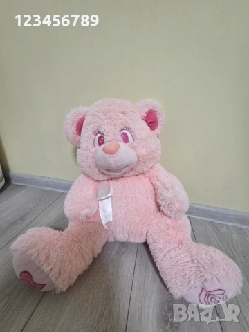 Голям плюшен мечок
