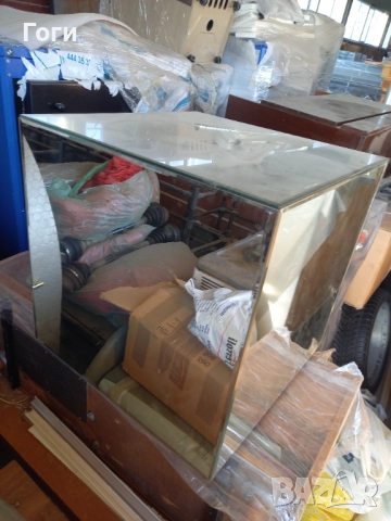 Квадратна огледална масичка с дефект