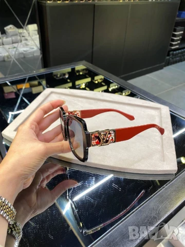 очила с черен обикновен калъф и ув защита fendi louis vuitton versace , снимка 11 - Слънчеви и диоптрични очила - 51410659