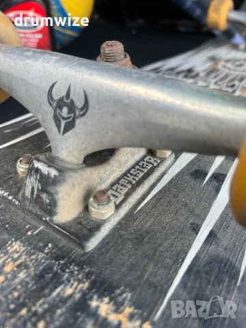 Професионален скейтборд Darkstar, снимка 2 - Скейтборд, ховърборд, уейвборд - 50605983