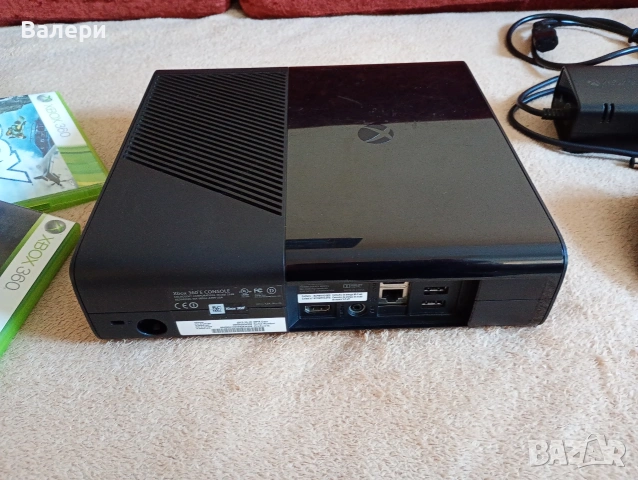 XBOX 360 E +джойстик и 5 игри, снимка 4 - Xbox конзоли - 53040001